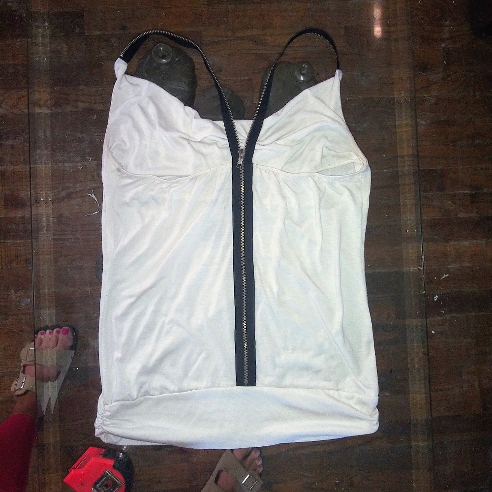 Super cute Bcbg max azria &cyrus top